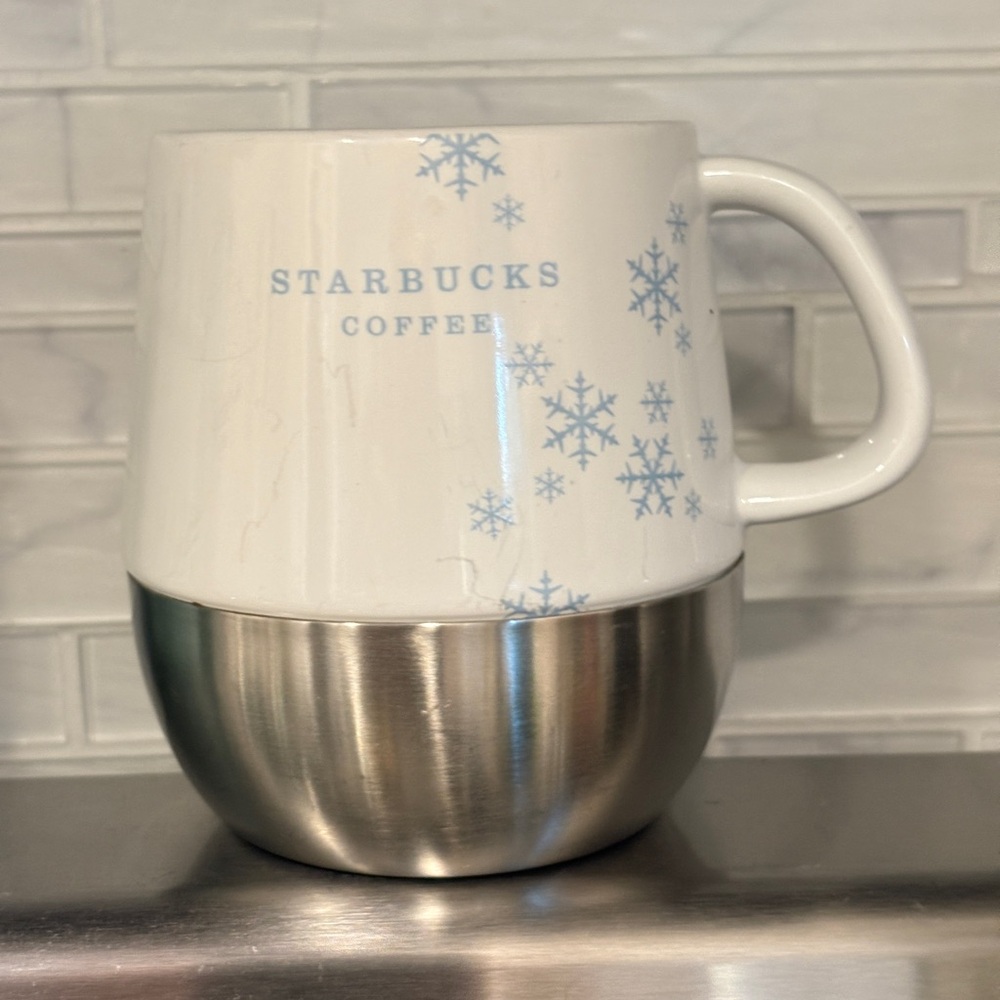 Starbucks. Ceramic and chrome. 14 oz. Vintage 2007. Coffee mug. Snowflake